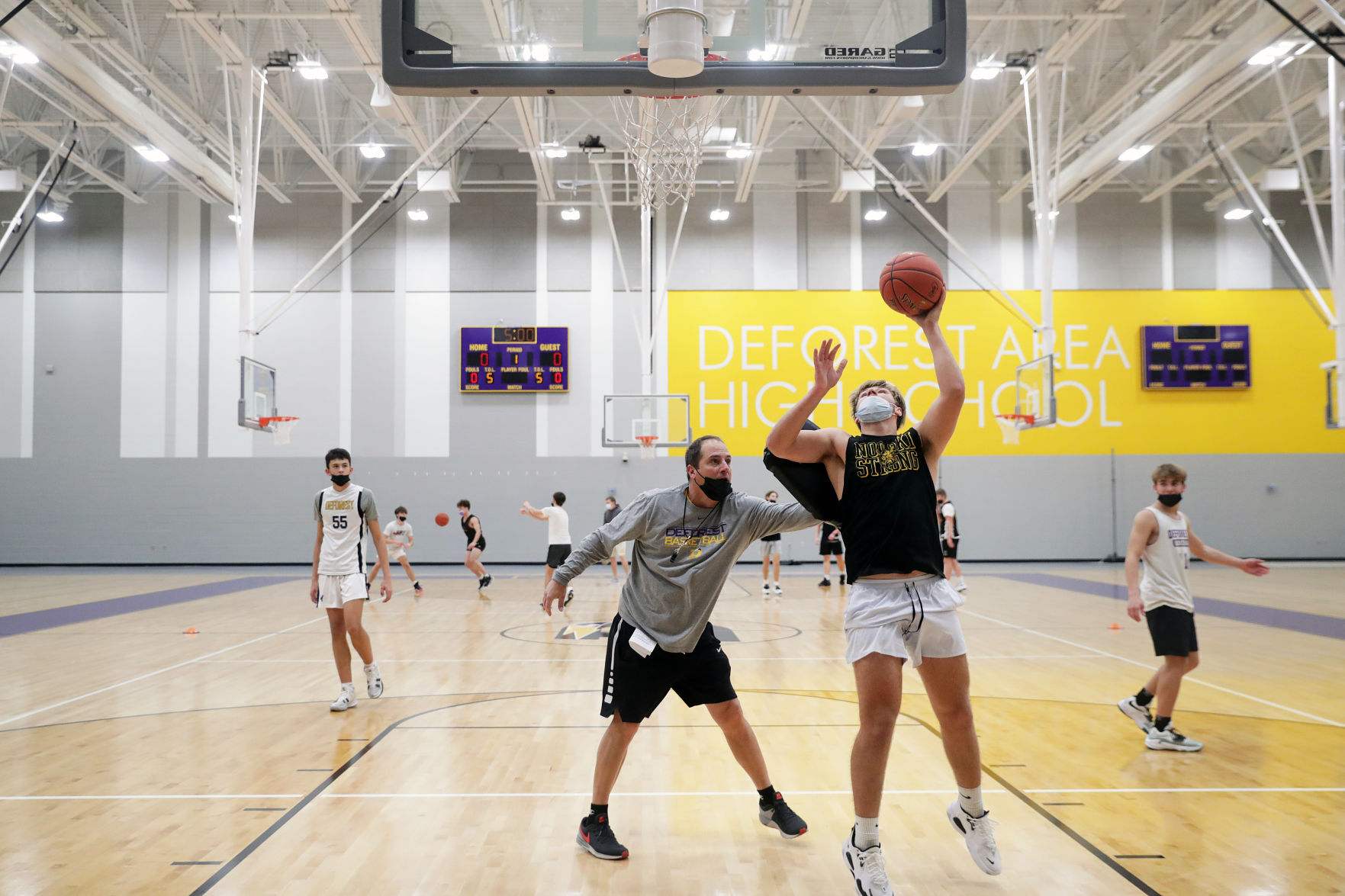111721_deforestbasketball_10-11172021105315